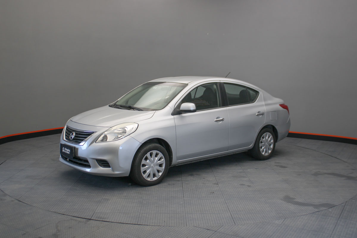 NISSAN VERSA AÑO 2013 AT