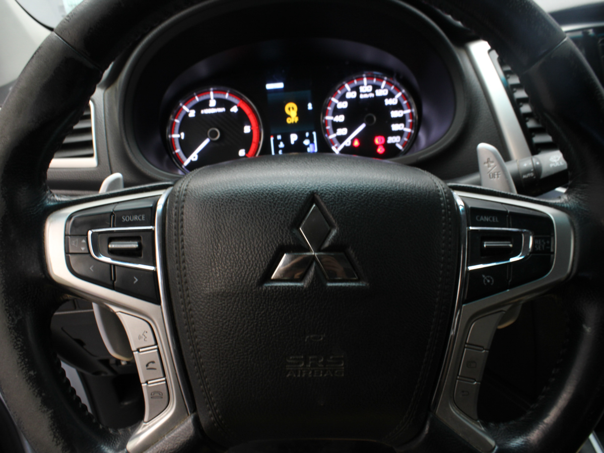 MITSUBISHI L200 DIT 4x4 AT 2021