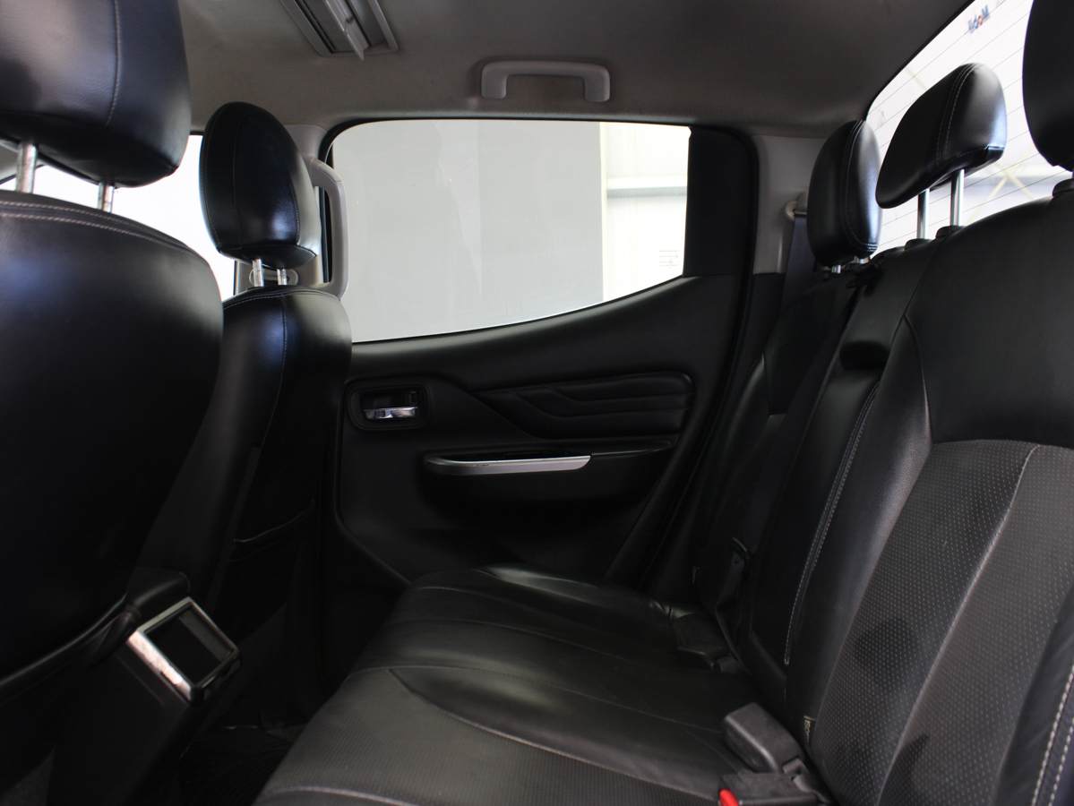 MITSUBISHI L200 DIT 4x4 AT 2021