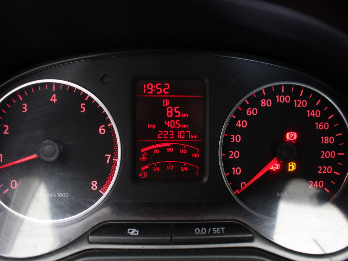 VOLKSWAGEN AMAROK 2013