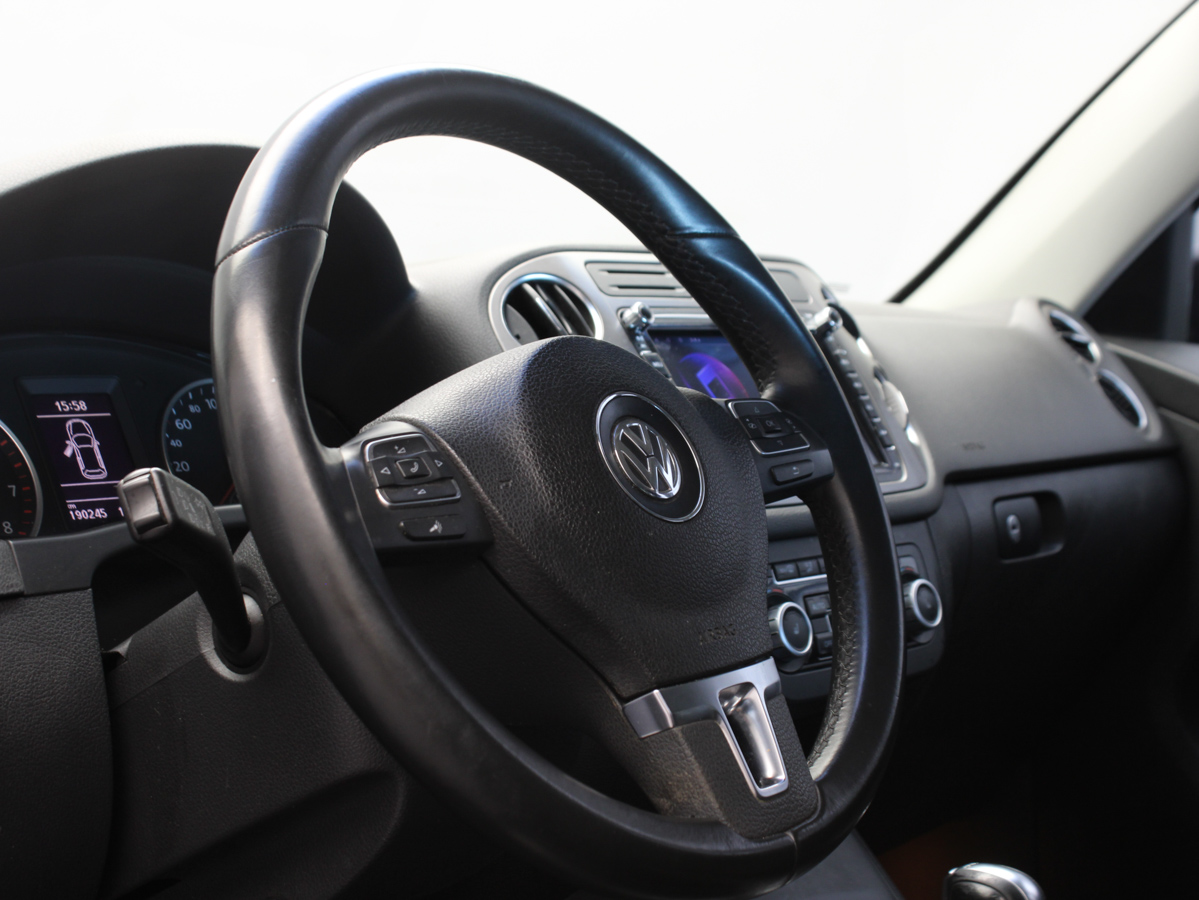 VOLKSWAGEN TIGUAN 2011