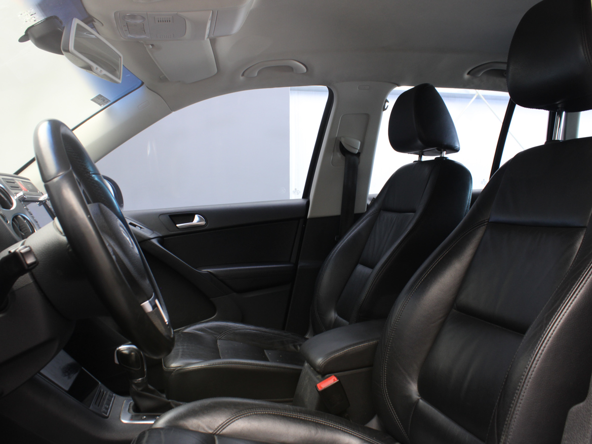 VOLKSWAGEN TIGUAN 2011