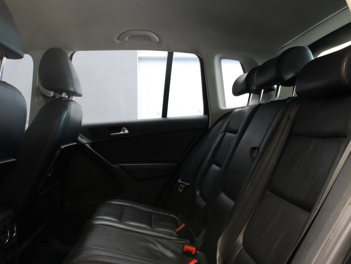 VOLKSWAGEN TIGUAN 2011