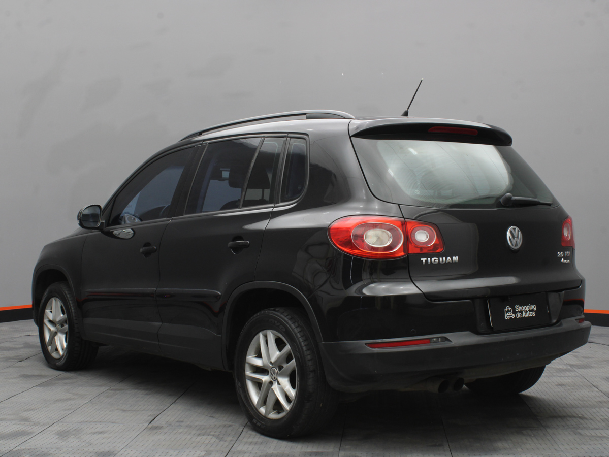 VOLKSWAGEN TIGUAN 2011
