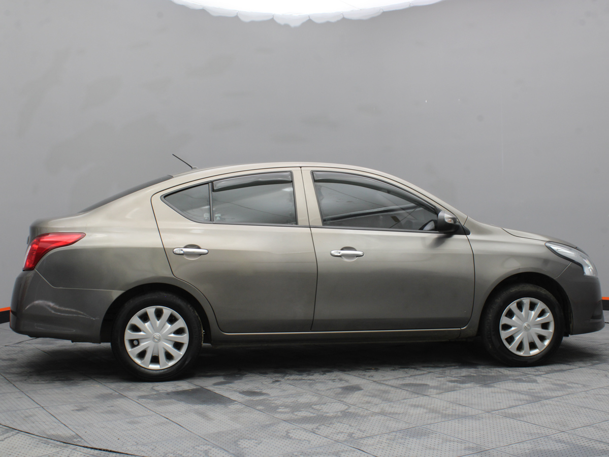 NISSAN VERSA 2019