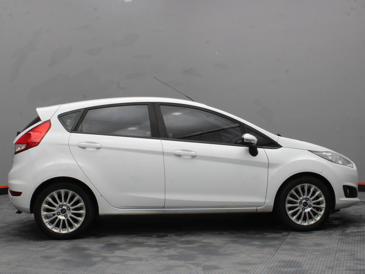 FORD FIESTA SE 2016