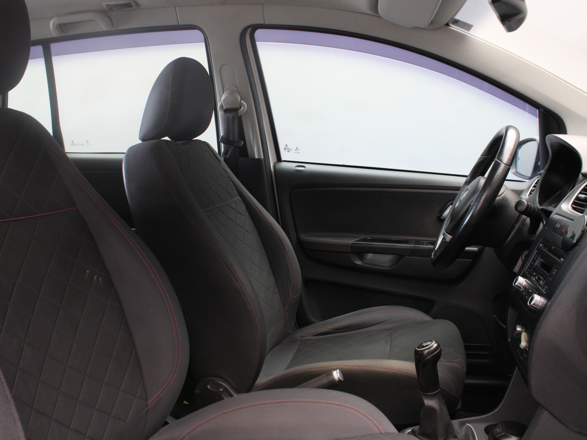 VOLKSWAGEN SURAN 2013