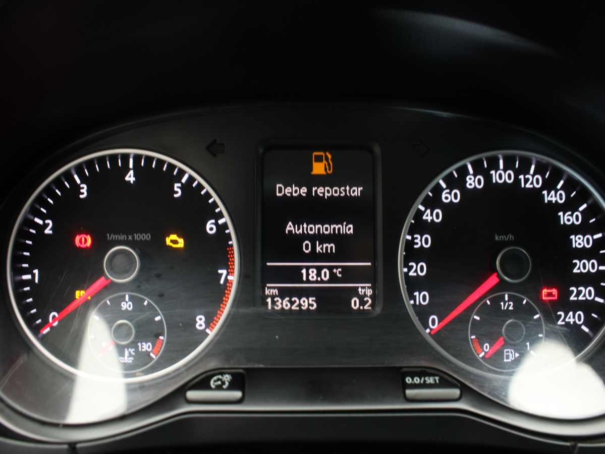 VOLKSWAGEN SURAN 2013