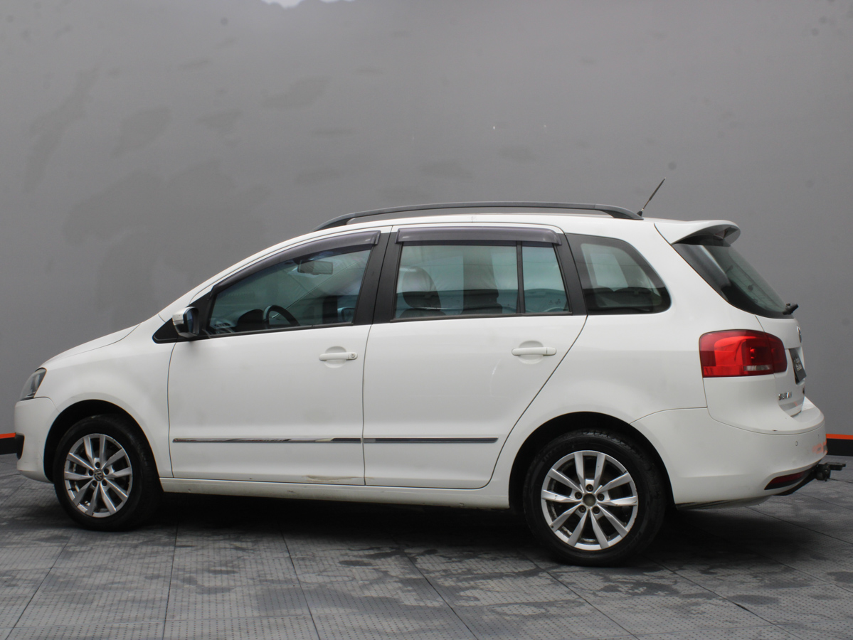 VOLKSWAGEN SURAN 2013