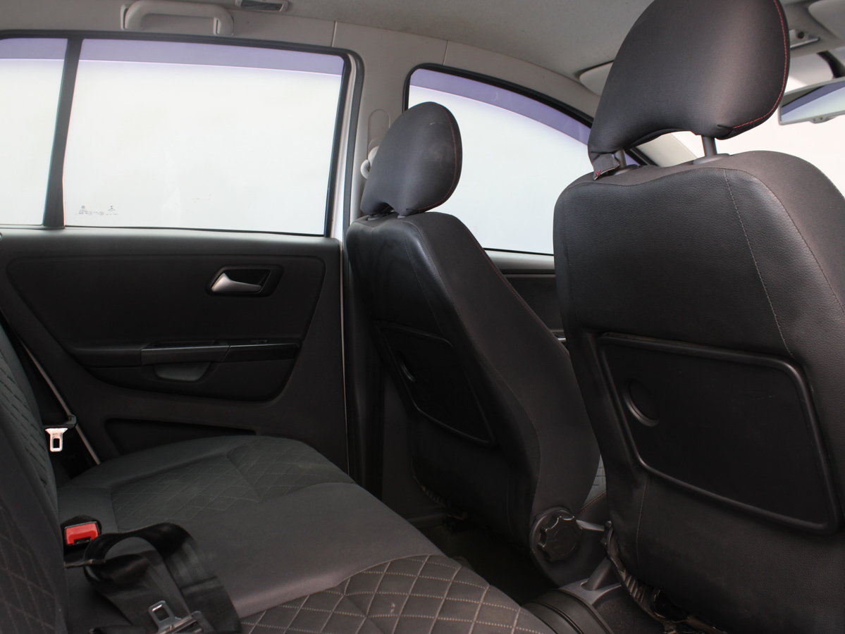 VOLKSWAGEN SURAN 2013