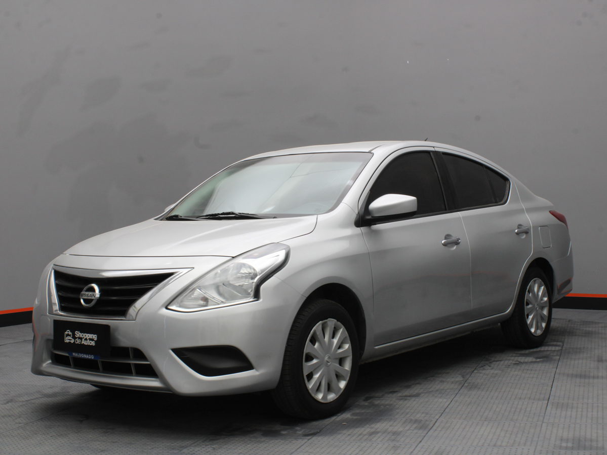 NISSAN VERSA 2015