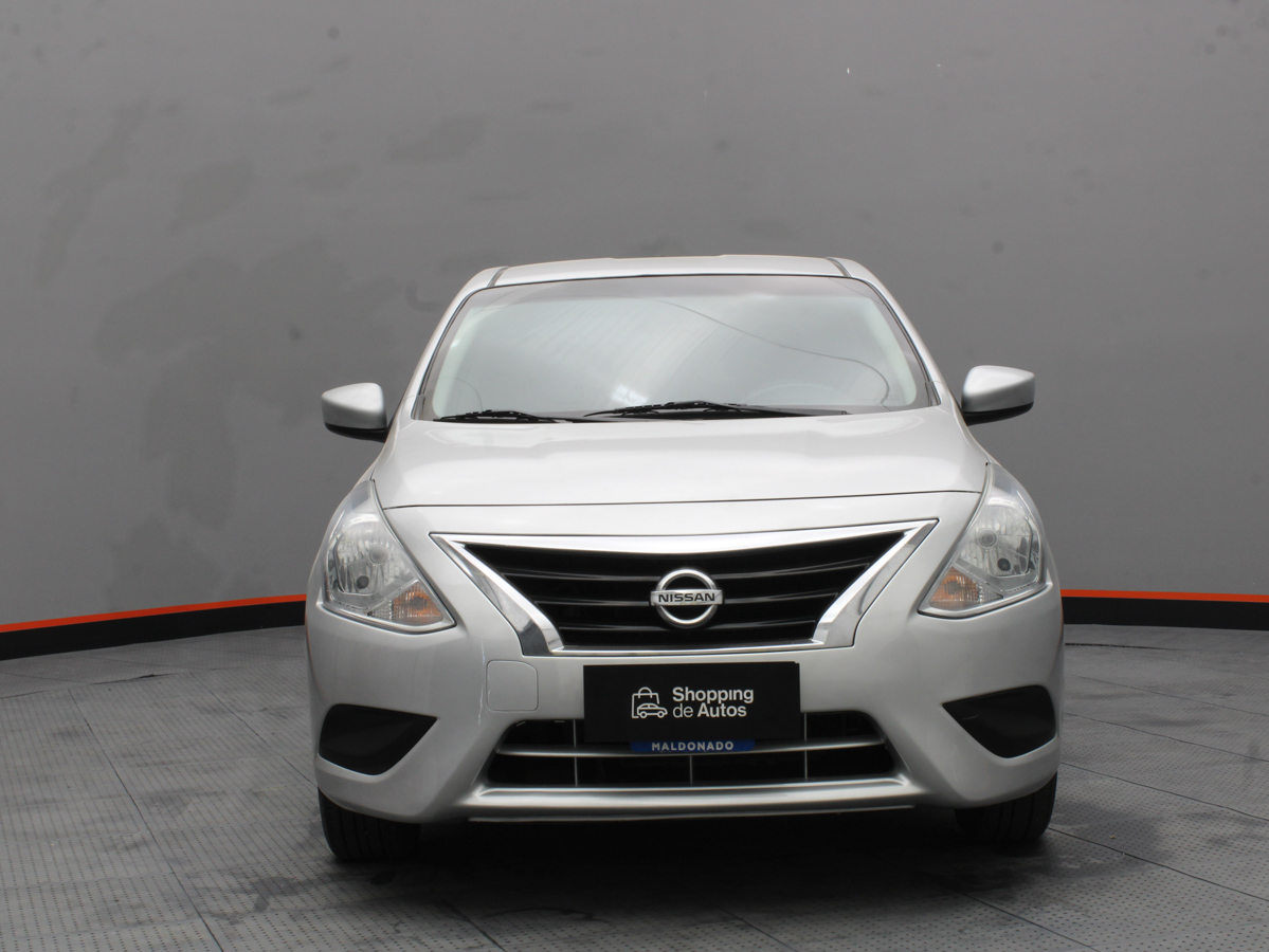 NISSAN VERSA 2015