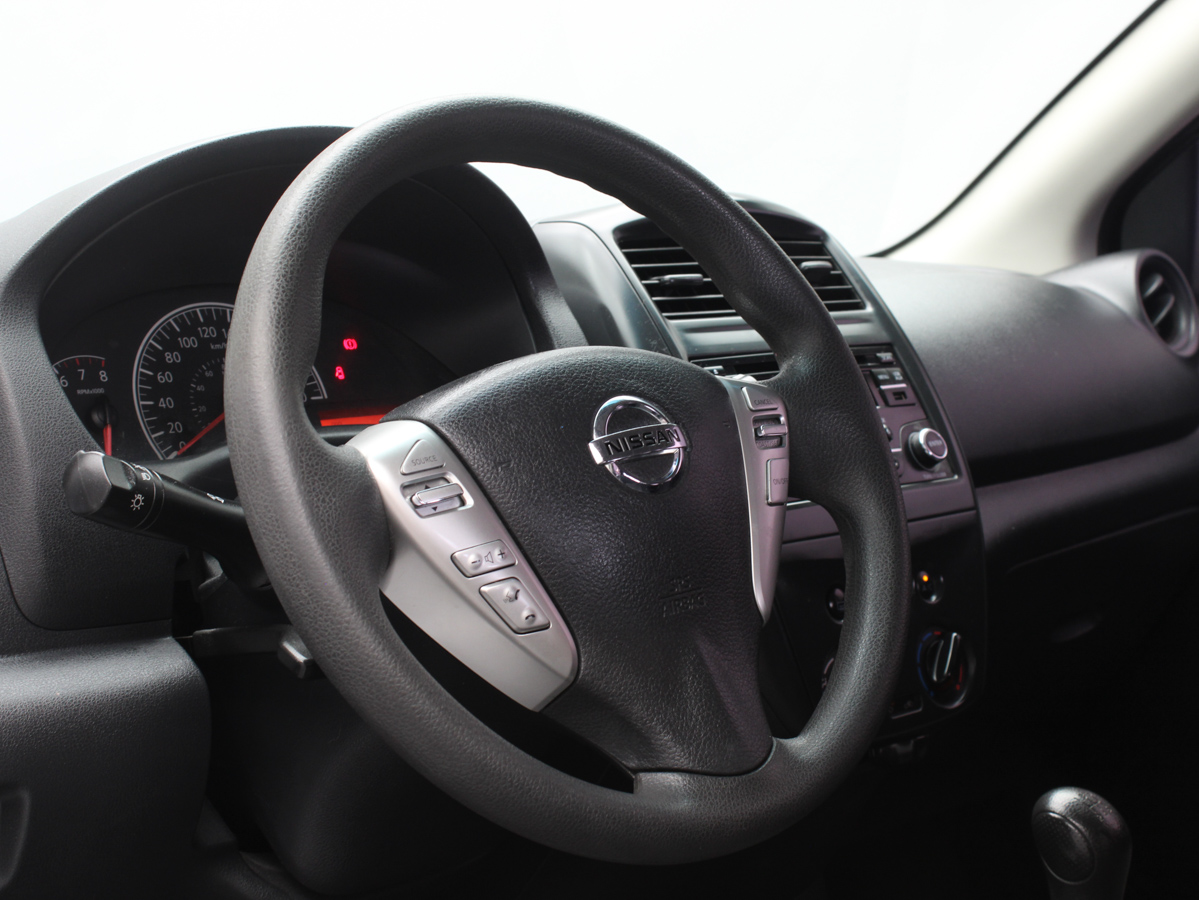 NISSAN VERSA 2015