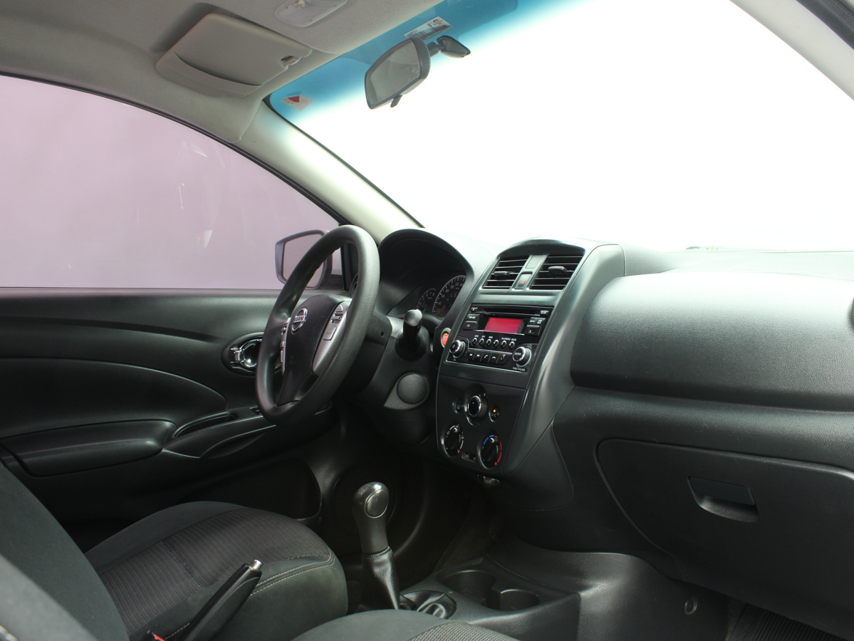 NISSAN VERSA 2015