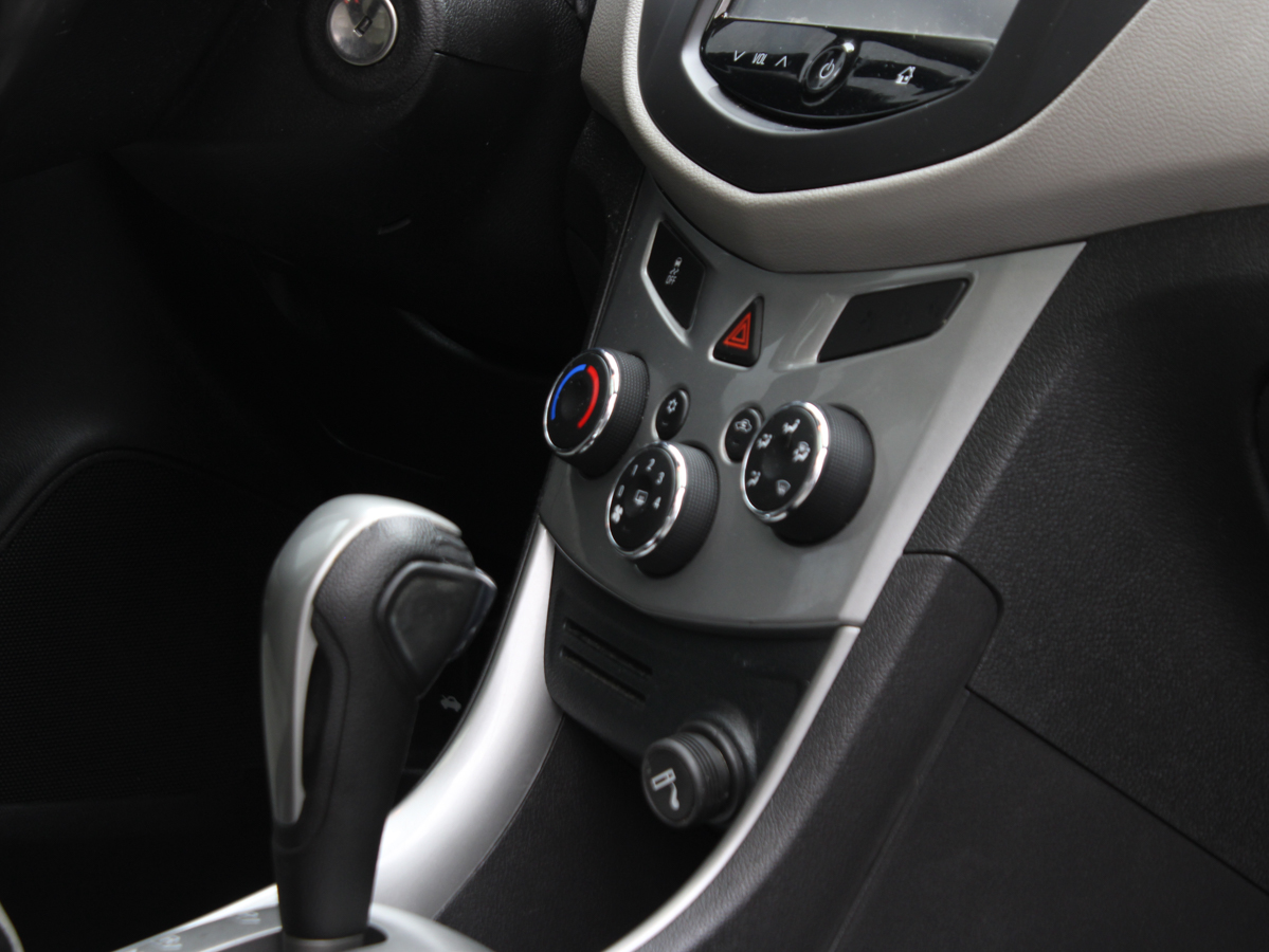 CHEVROLET TRACKER LTZ AT 2014