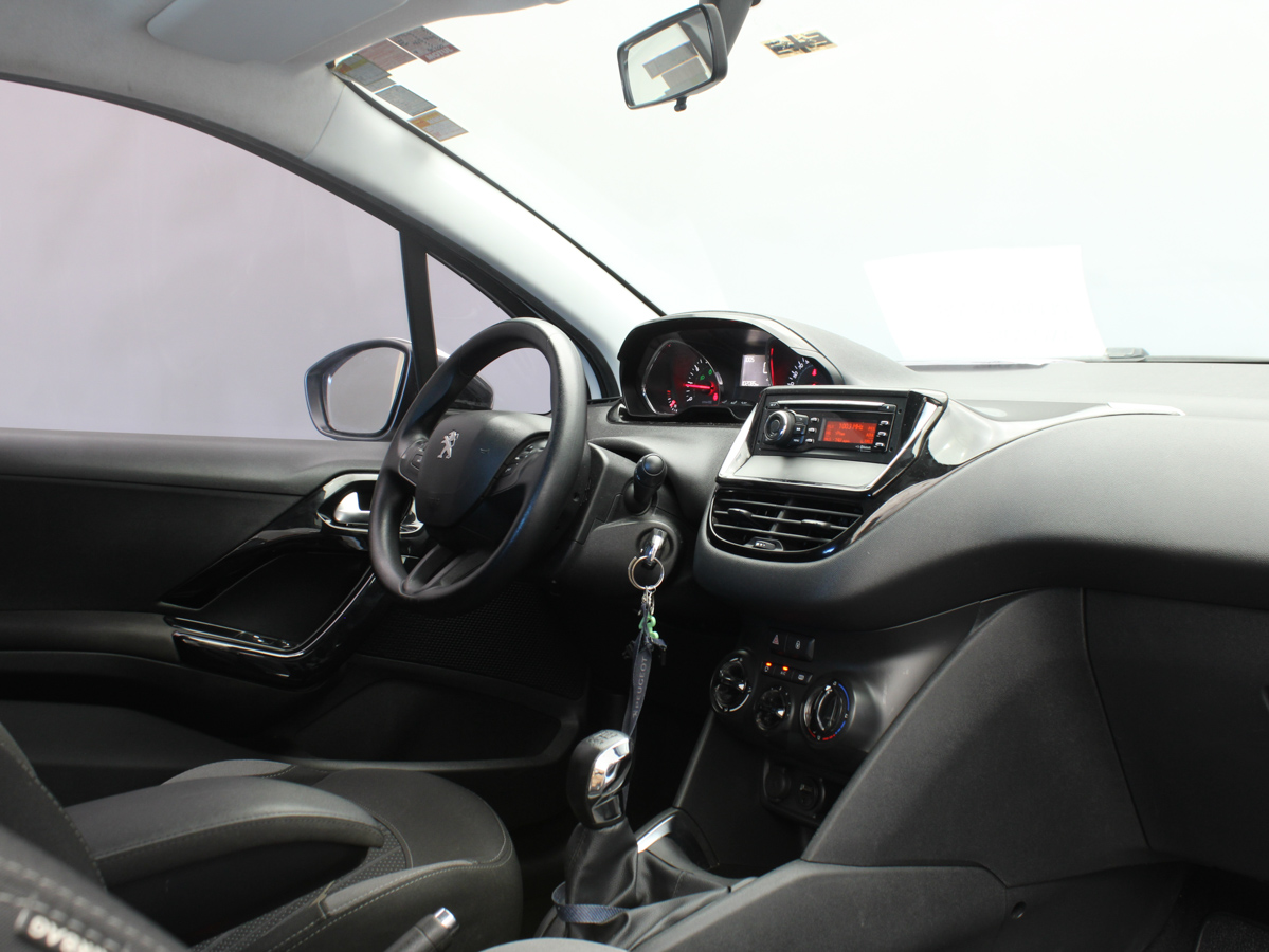 PEUGEOT 208 ACTIVE 2014