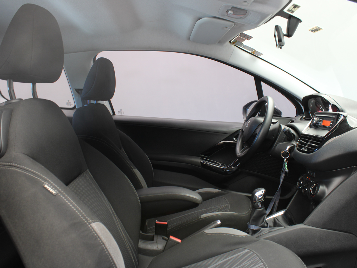 PEUGEOT 208 ACTIVE 2014