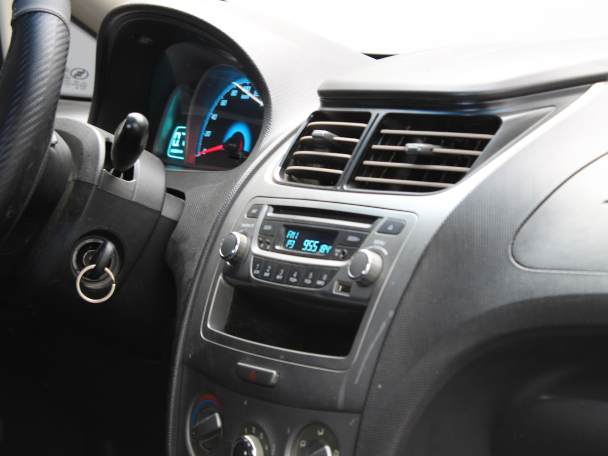 CHEVROLET SAIL LT 2014