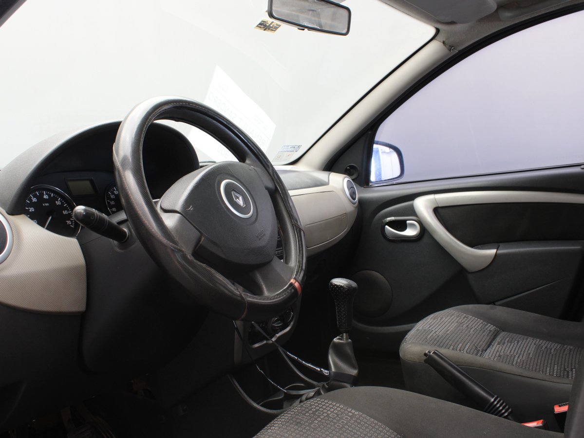 RENAULT SANDERO 2011