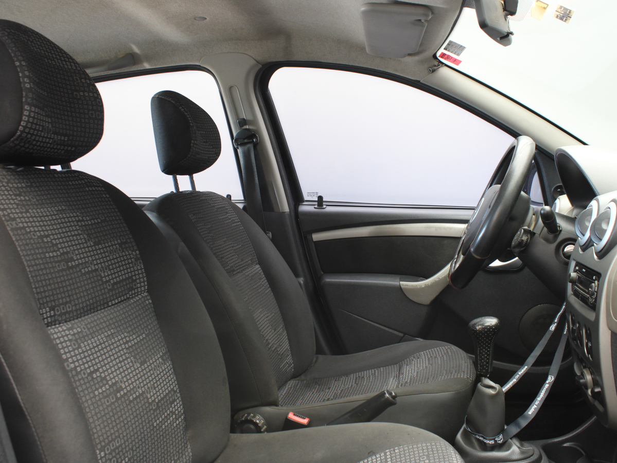 RENAULT SANDERO 2011