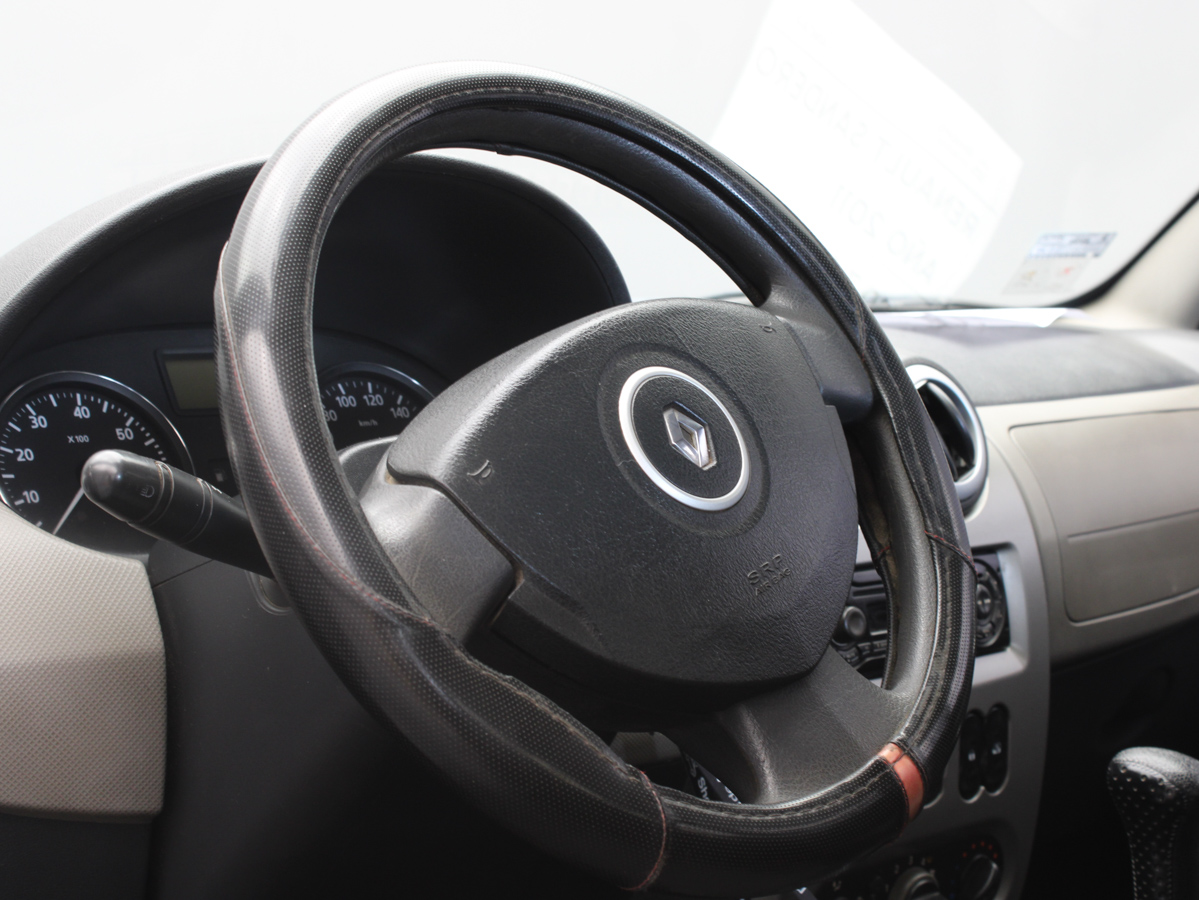 RENAULT SANDERO 2011