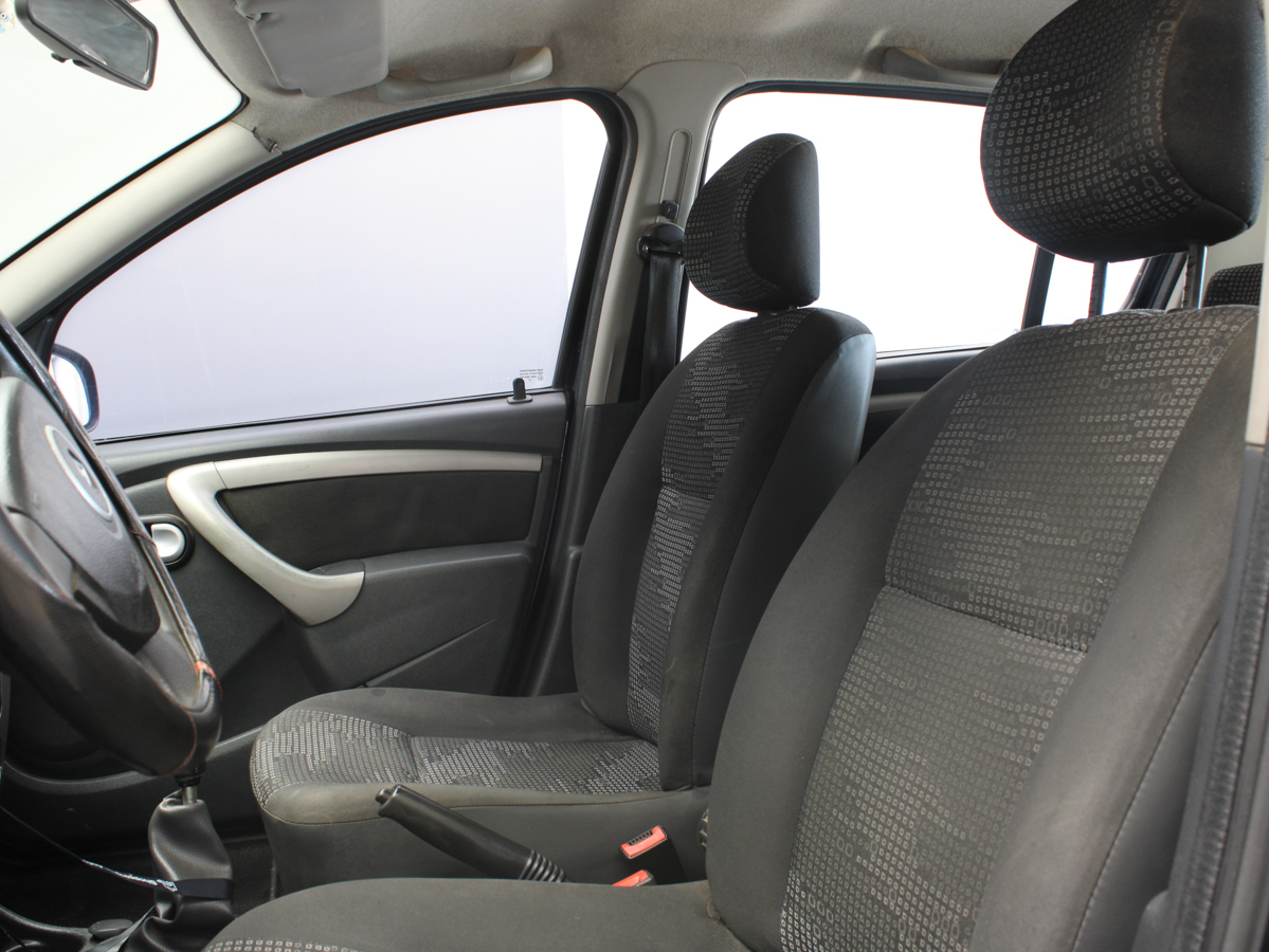 RENAULT SANDERO 2011