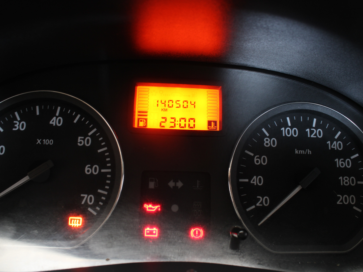 RENAULT SANDERO 2011