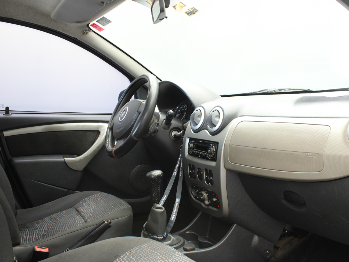 RENAULT SANDERO 2011