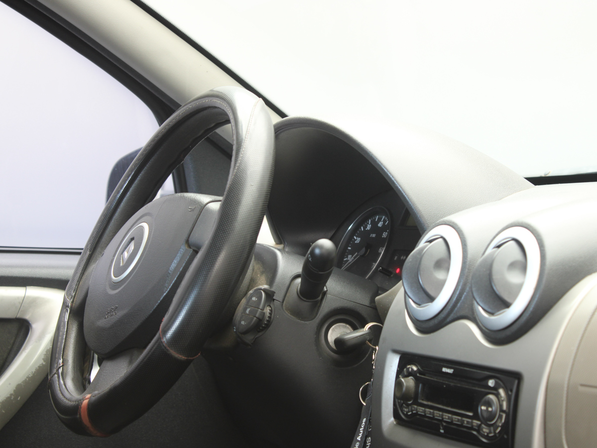 RENAULT SANDERO 2011