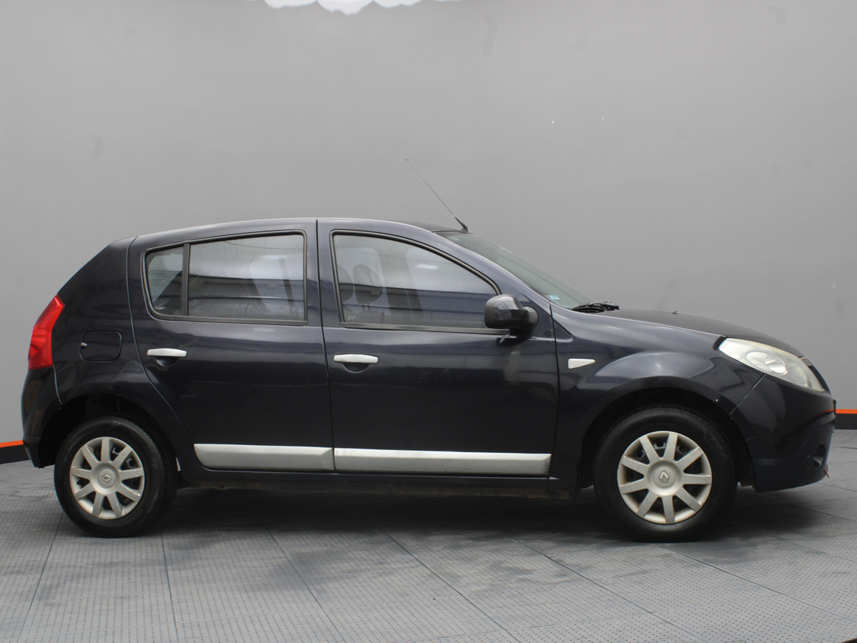 RENAULT SANDERO 2011