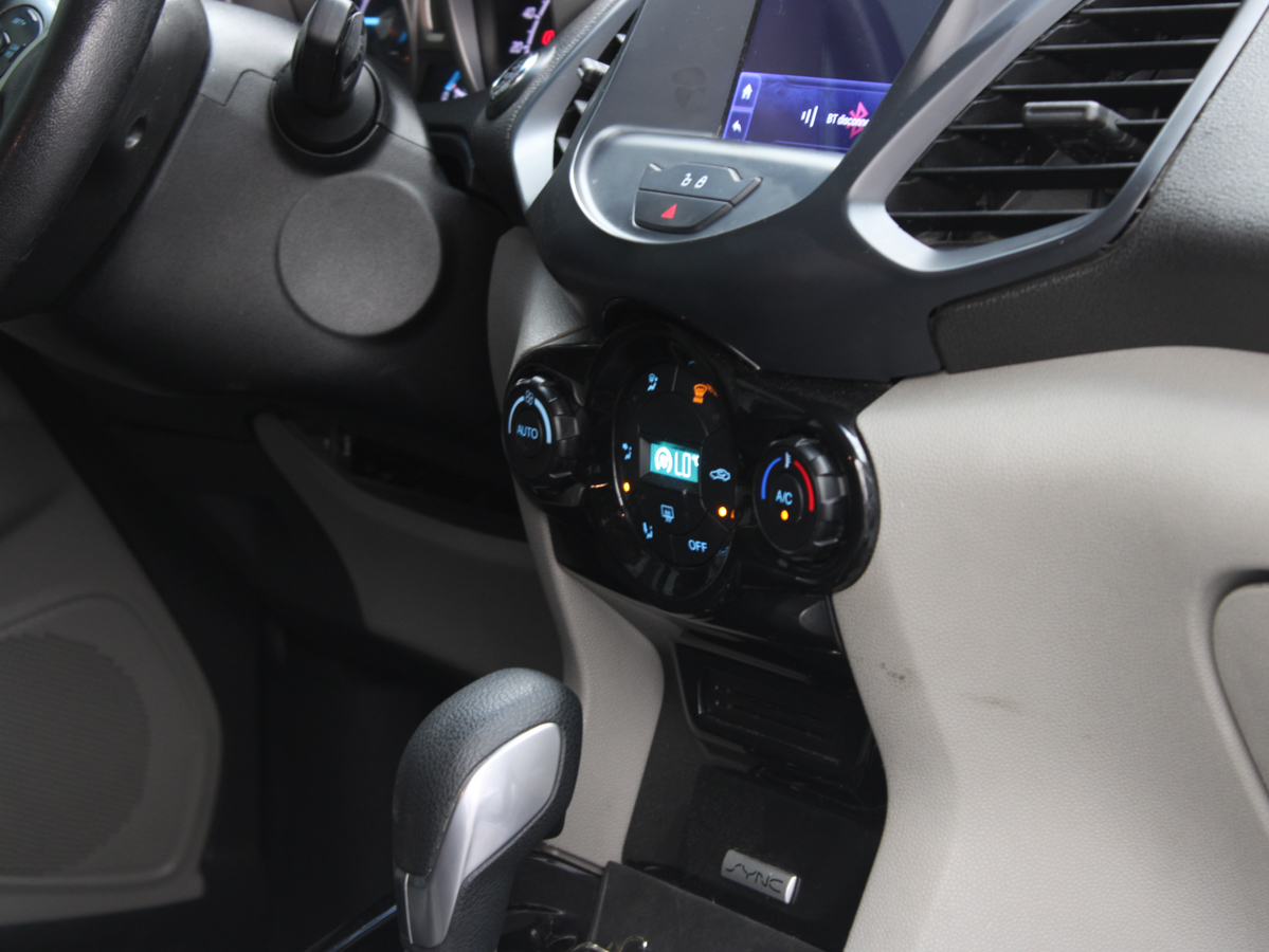 FORD ECOSPORT TITANIUM 2017