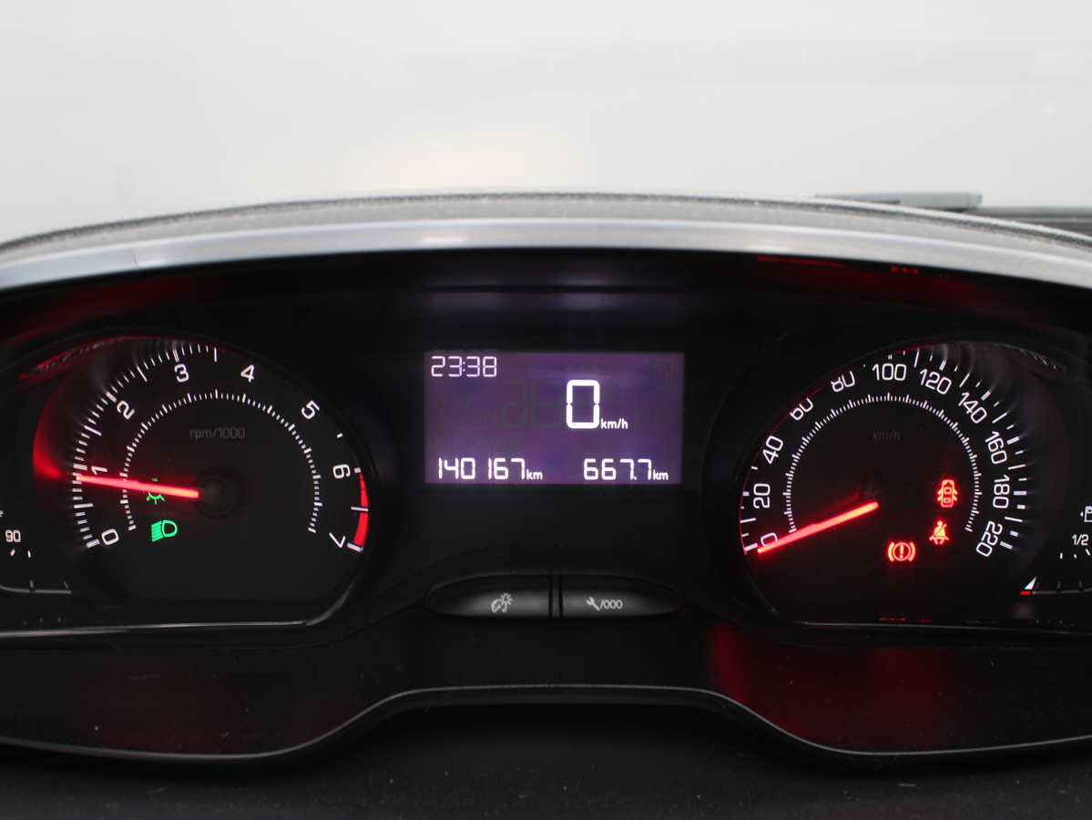 PEUGEOT 208 ALLURE 2017