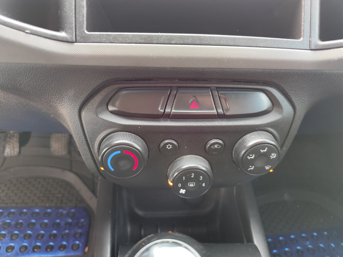 CHEVROLET PRISMA JOY 2018