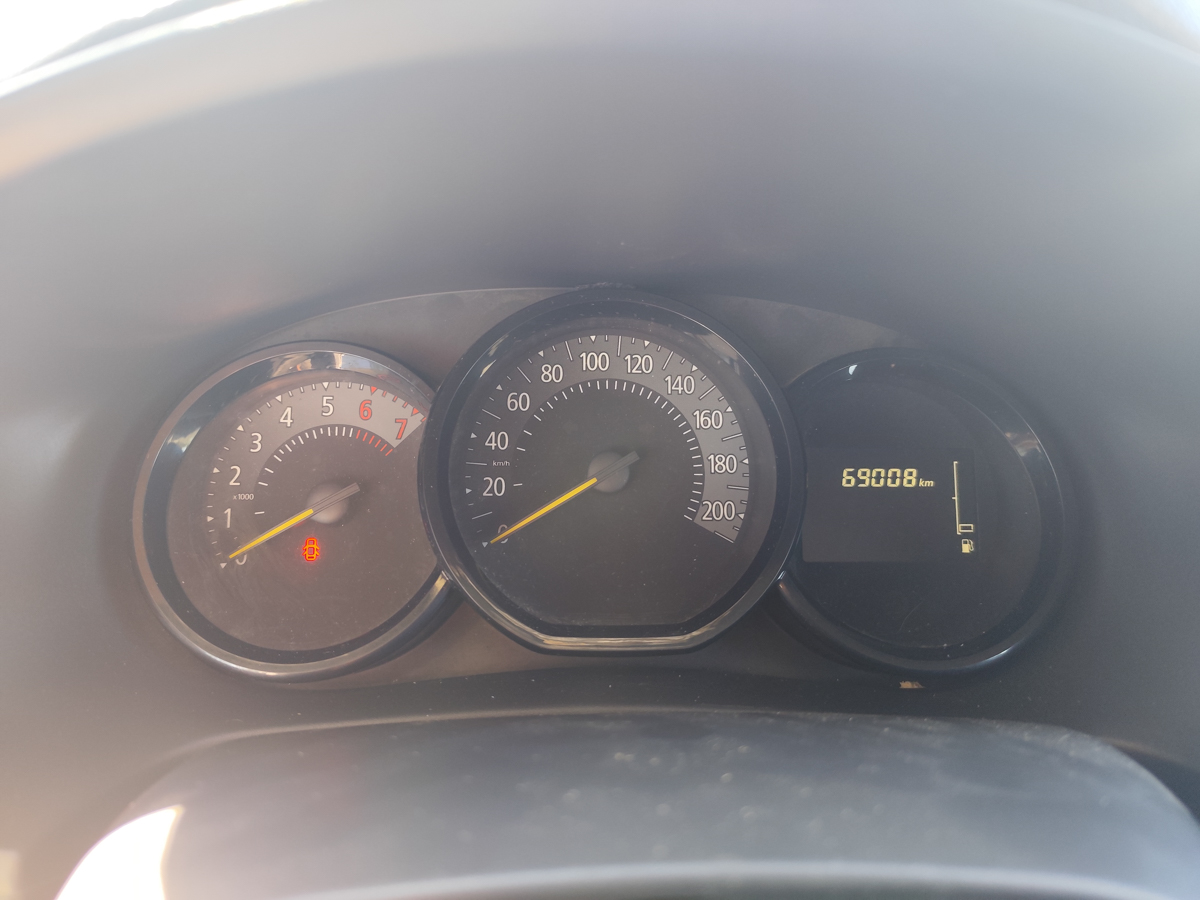 RENAULT LOGAN LIFE 2020