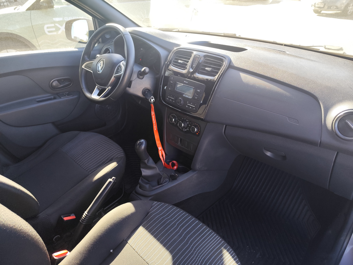 RENAULT LOGAN LIFE 2020