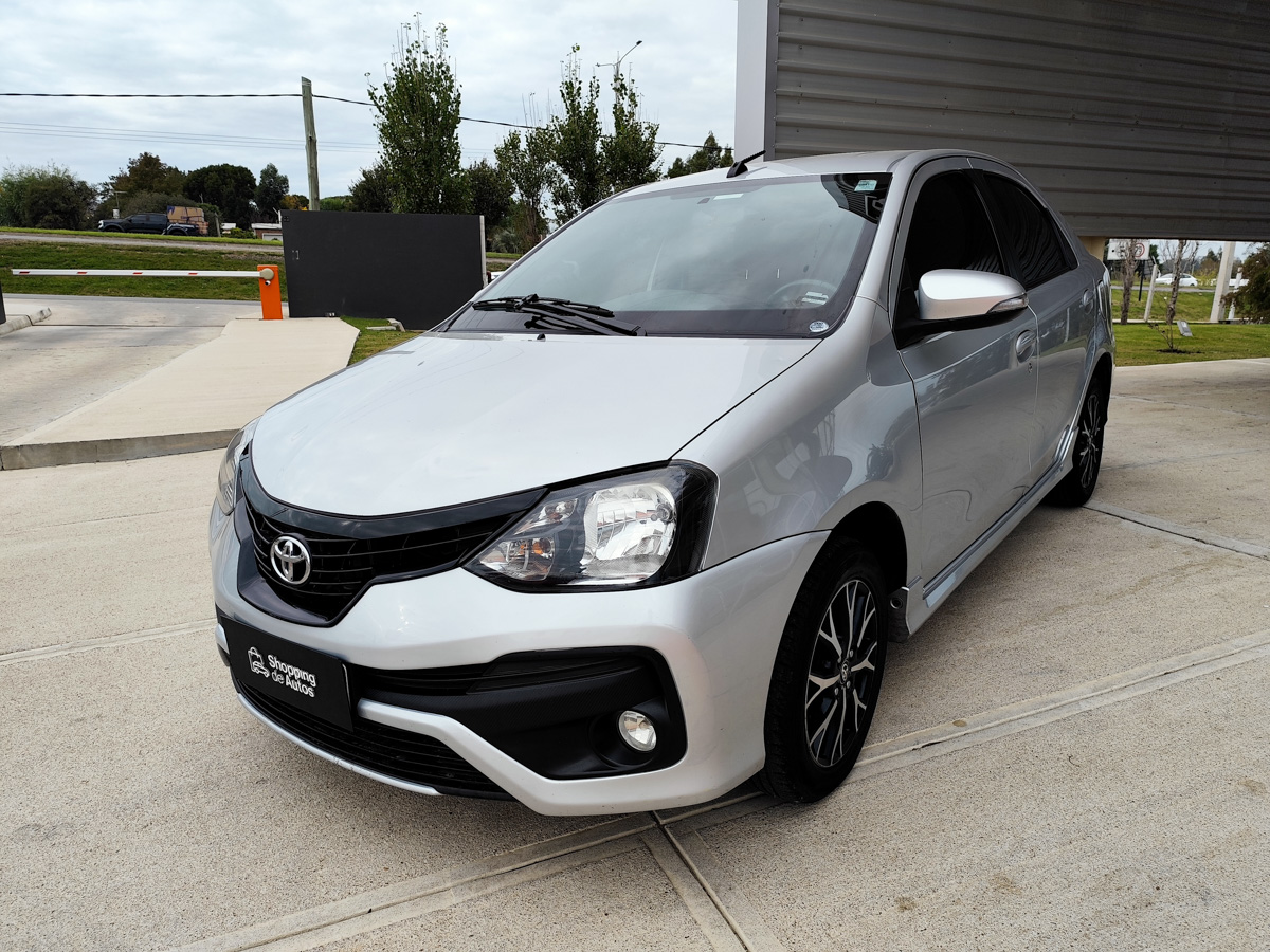 TOYOTA ETIOS XLS 2020