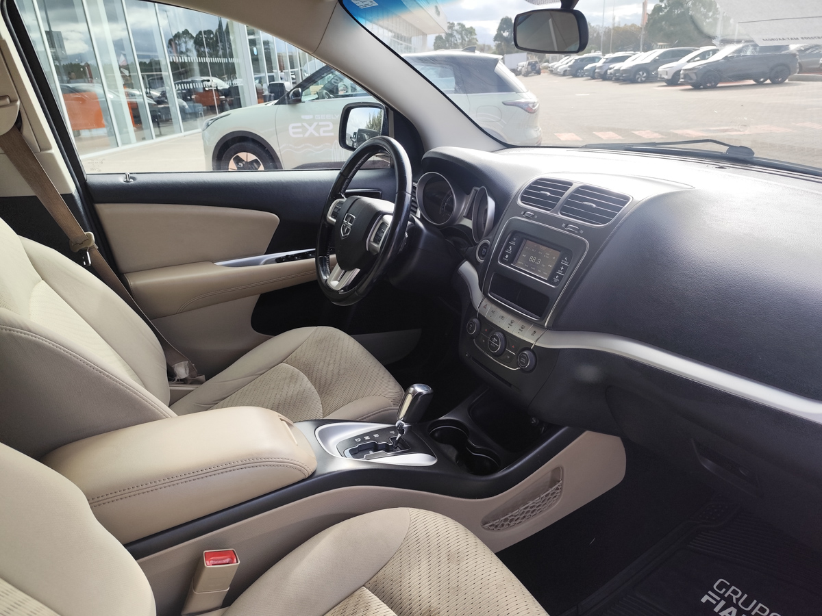 DODGE JOURNEY SE 2012