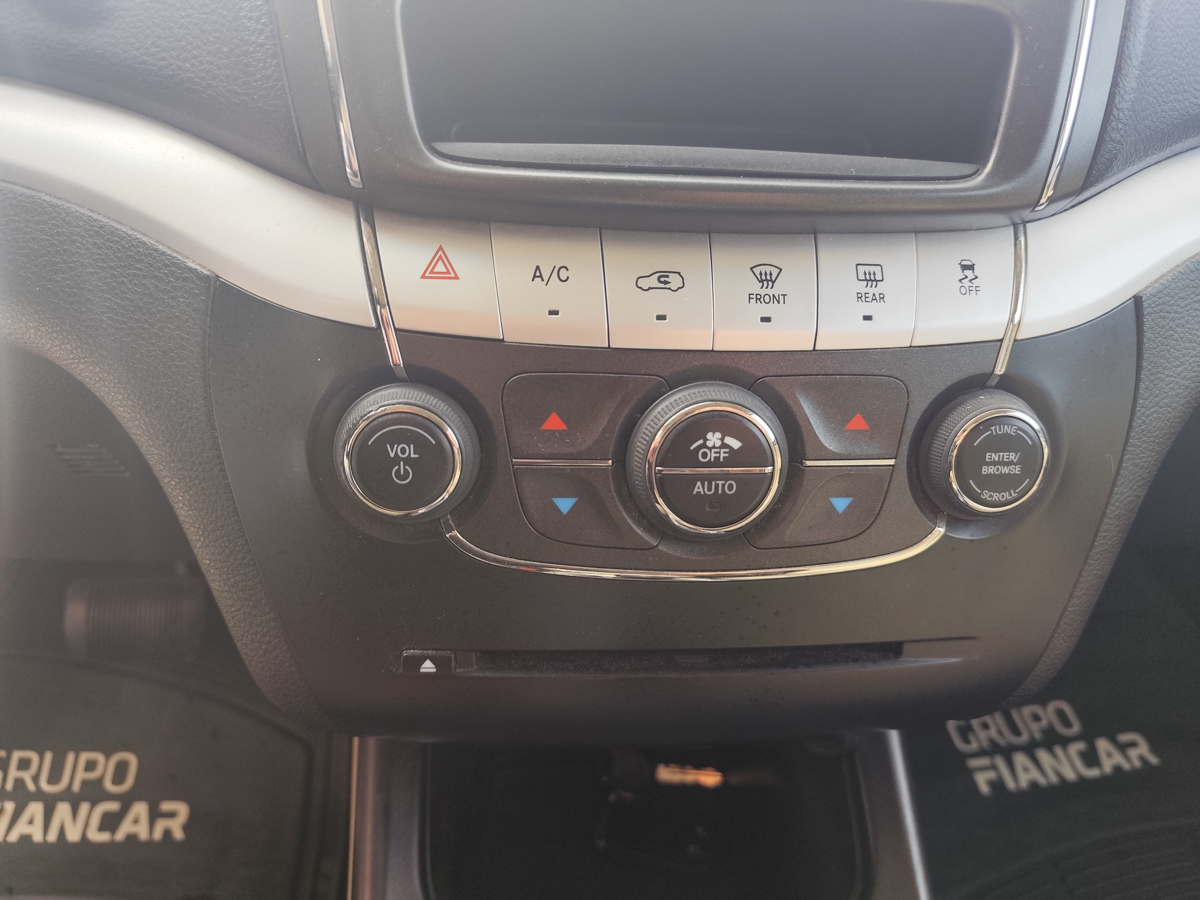 DODGE JOURNEY SE 2012