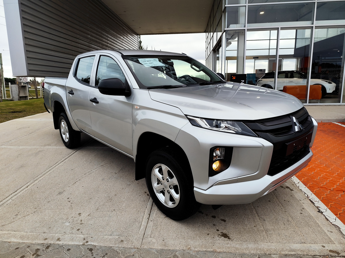 MITSUBISHI L200 4X4 2023