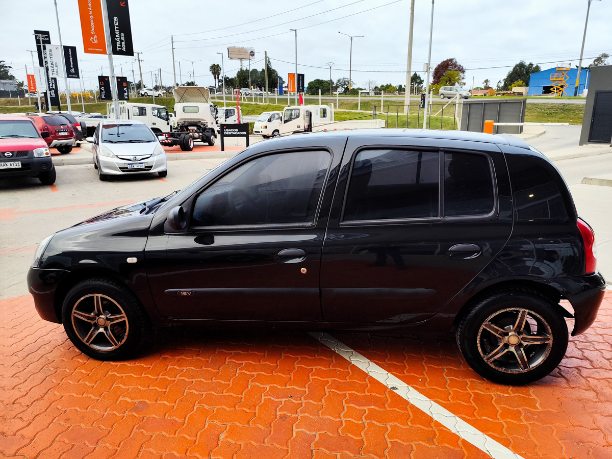 RENAULT CLIO 2010