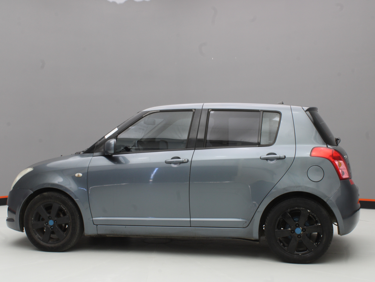 SUZUKI SWIFT 2010