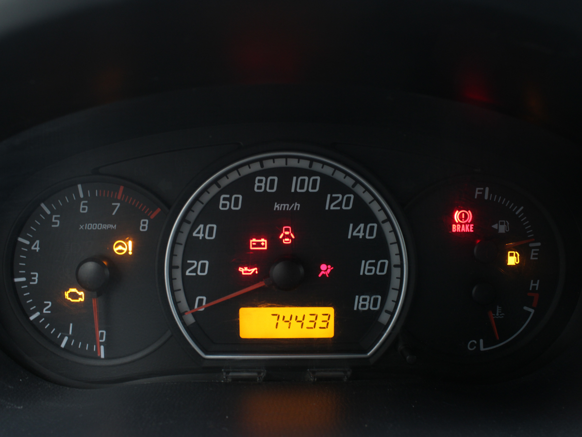 SUZUKI SWIFT 2010