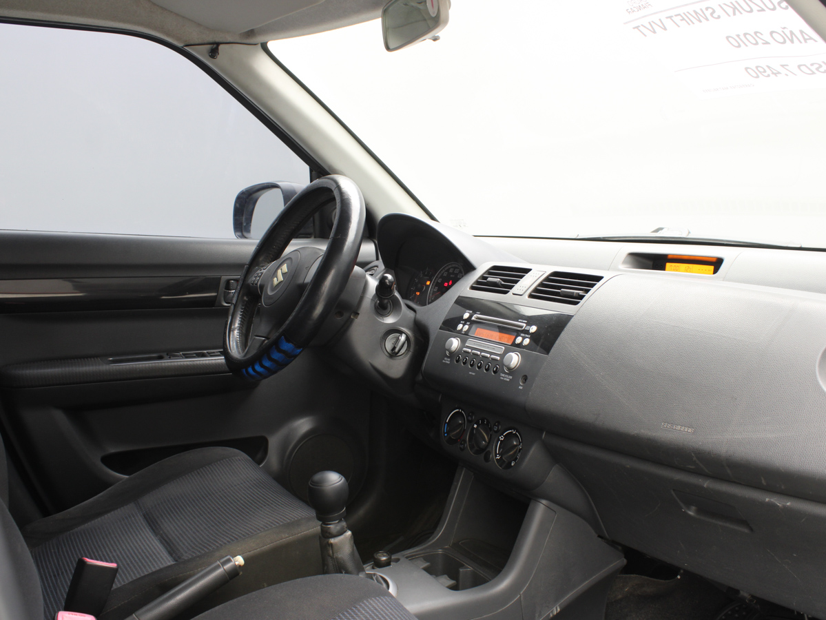 SUZUKI SWIFT 2010