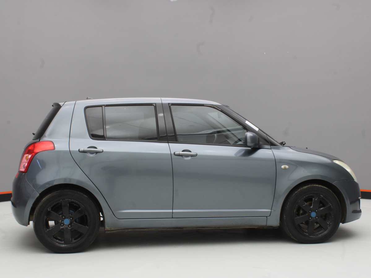 SUZUKI SWIFT 2010