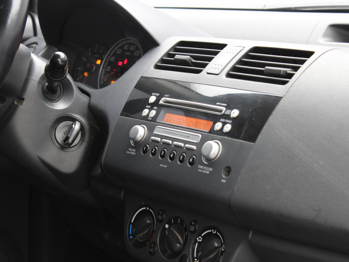 SUZUKI SWIFT 2010