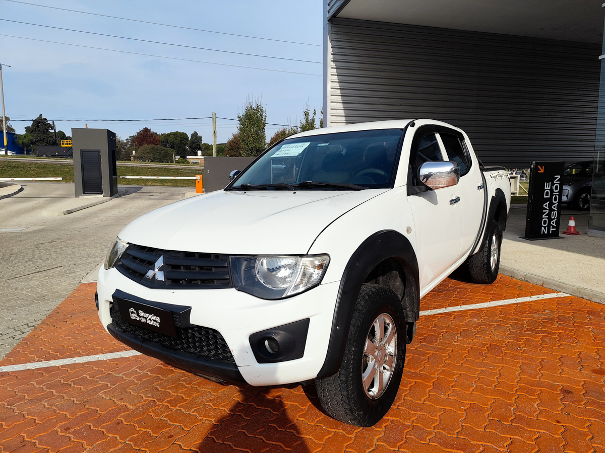 MITSUBISHI L200 4X4 2013