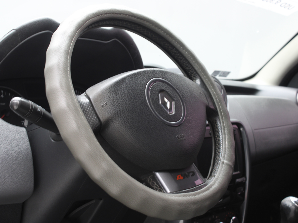 RENAULT DUSTER AWD 2015