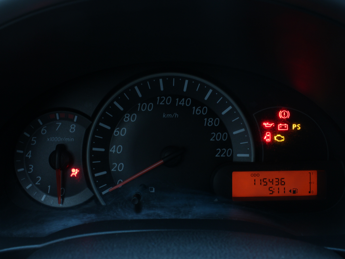 NISSAN MARCH 2013