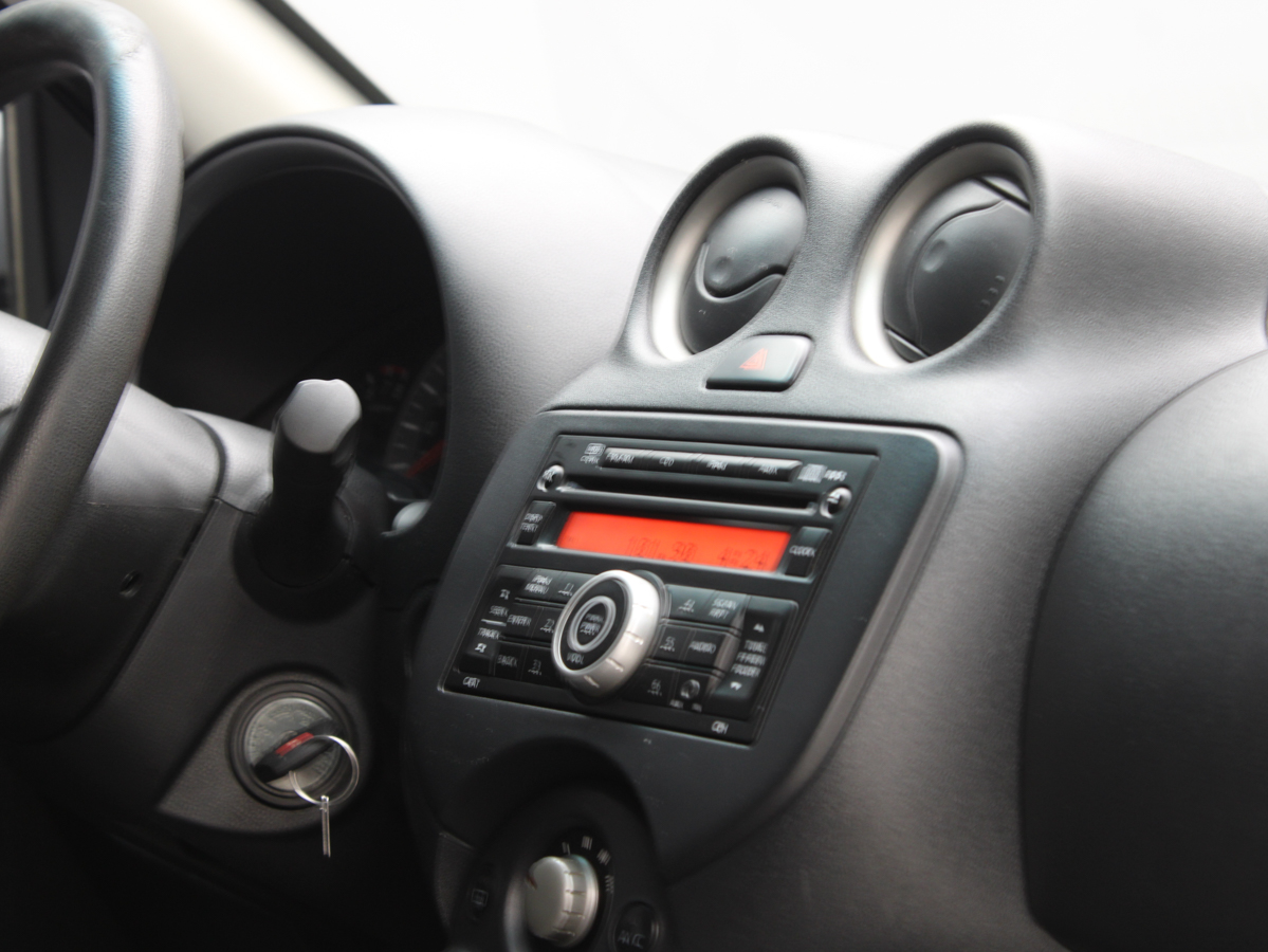 NISSAN MARCH 2013
