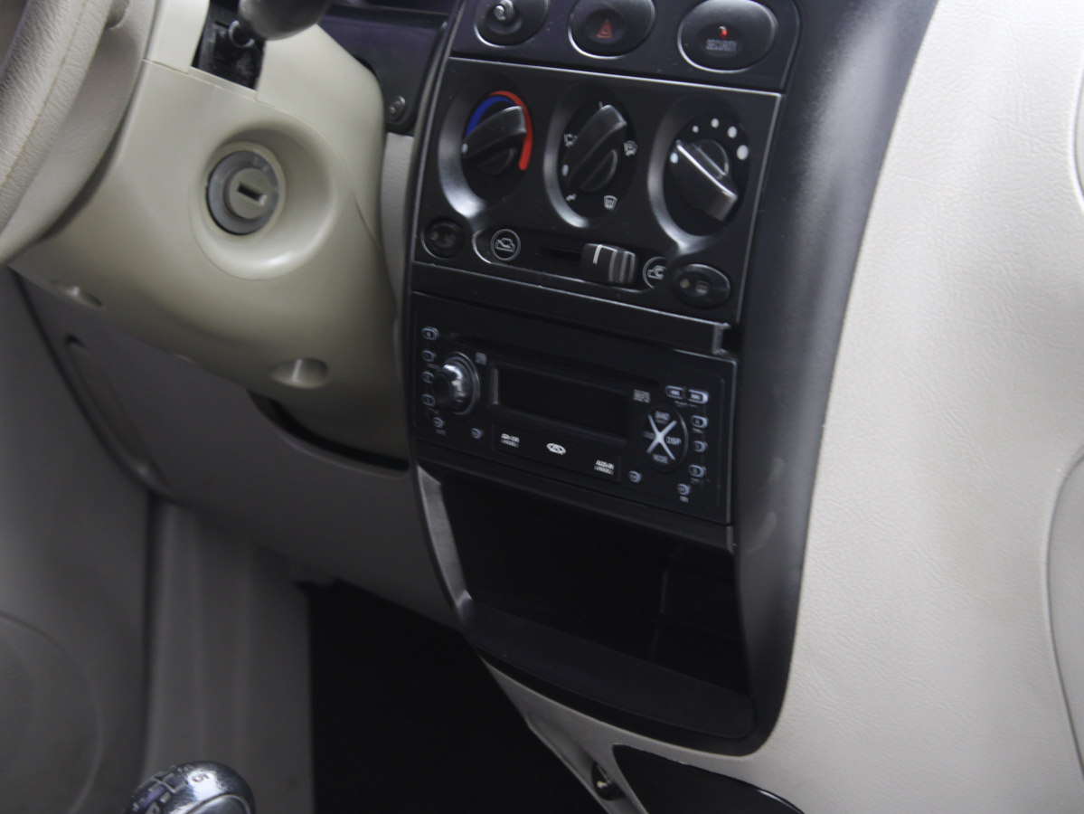 CHERY QQ3 2012